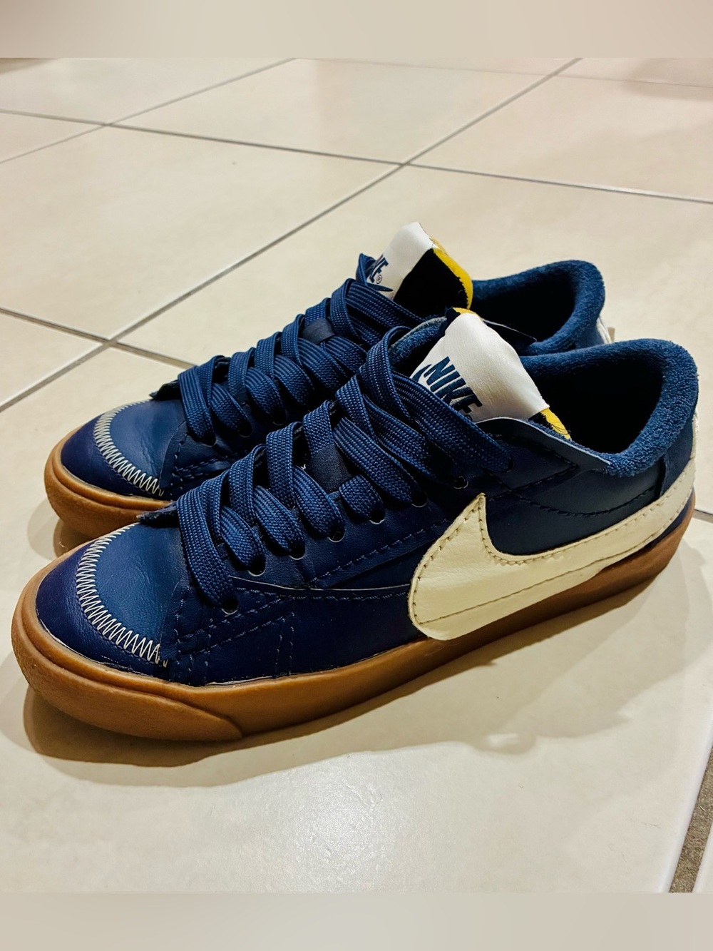 Nike Kids Navy Blue Sneakers with Cream Swoosh and Gum Sole